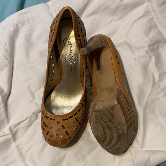 Jessica Simpson platform heels - Picture 3 of 4